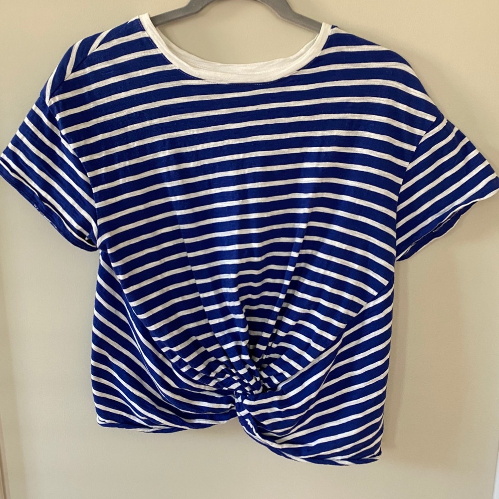Blue and white striped knotted tee